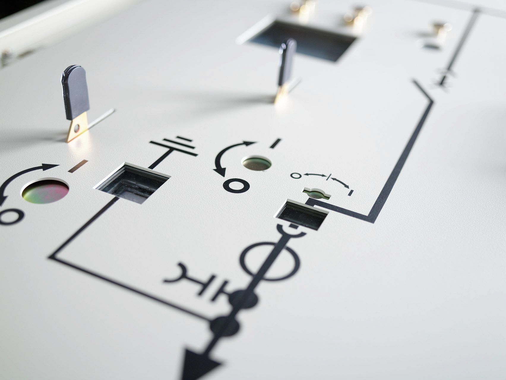 NXAIR S型金属铠装可移开式空气绝缘断路器柜